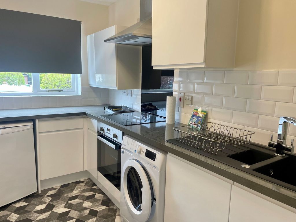 1 bed flat for salePerle Brook, Eccleshall ST21 photo 2