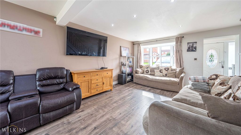 Additional image 4 of 4 bed semi-detached house for saleSuffolk Way, Tamworth, Staffordshire B78