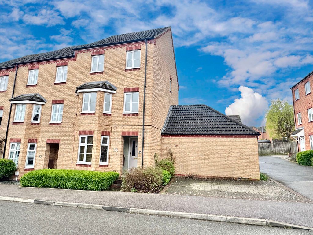 3 bed town house for saleDarwin Crescent, Loughborough LE11