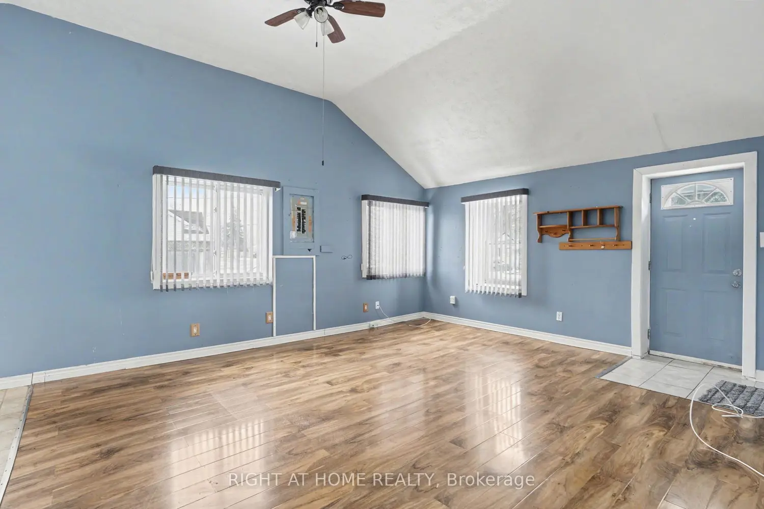 Additional image 2 of 3852 Brunswick Avenue