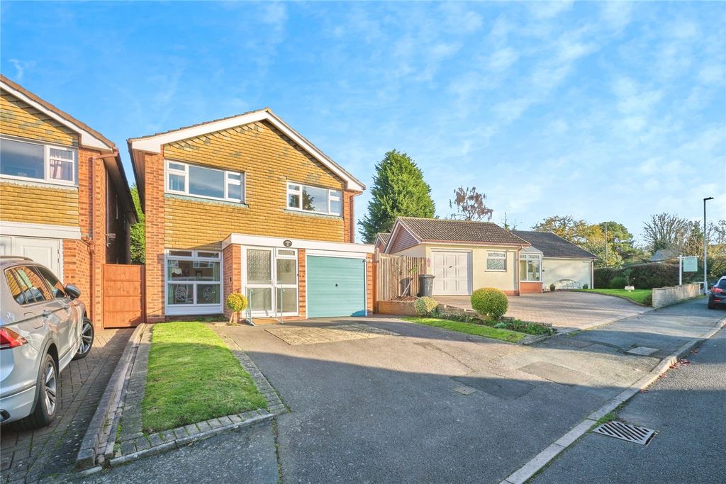 3 bed detached house for saleHolm View Close, Shenstone, Staffordshire WS14