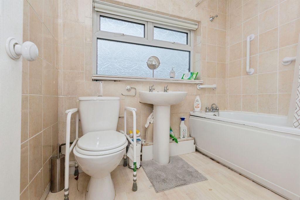 Additional image 11 of 3 bed semi-detached house for saleSelby Avenue, Leicester LE5