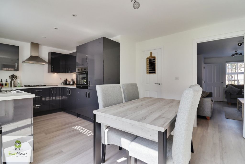3 bed detached house for saleTomkinson Heights, Hednesford, Cannock, Staffordshire WS12 photo 3