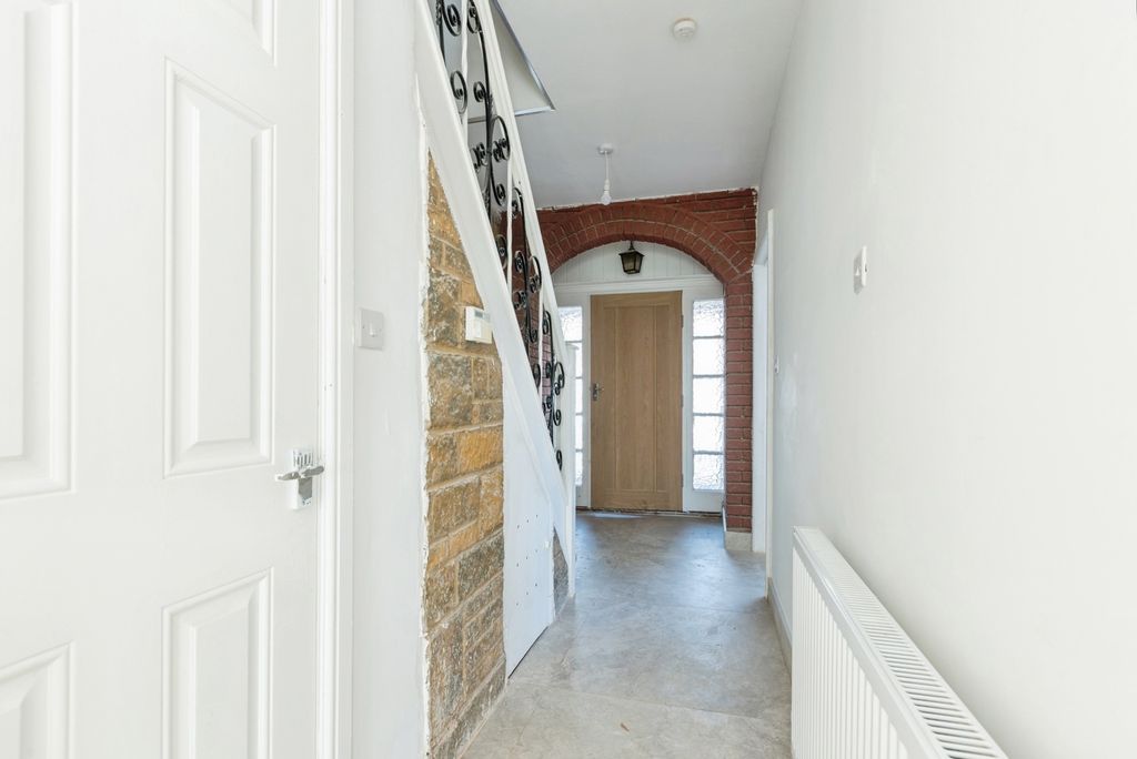 Additional image 7 of 7 bed detached house for saleSwithland Avenue, Leicester, Leicestershire LE4