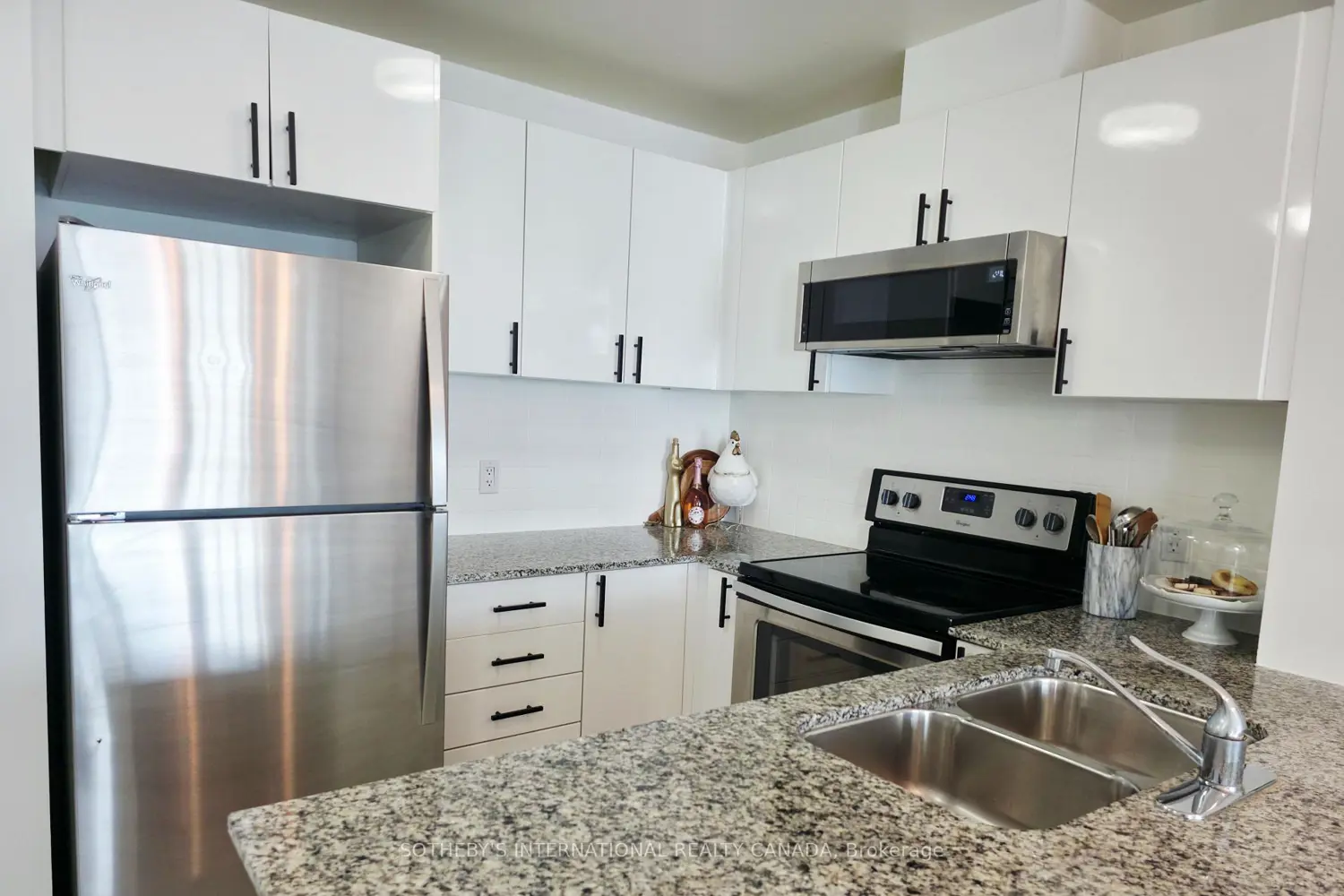 Additional image 2 of 2522 Keele Street 206
