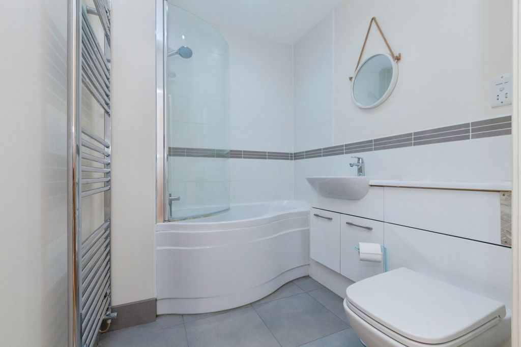 Additional image 6 of 1 bed flat for saleDe Montfort Street, Leicester, Leicestershire LE1