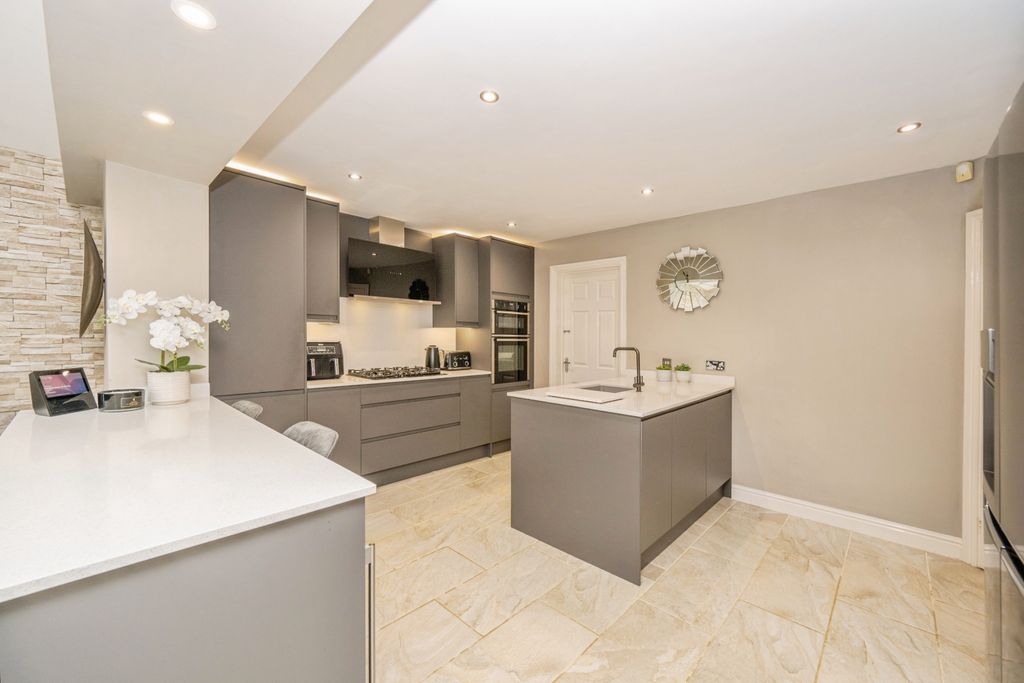 Additional image 8 of 5 bed detached house for saleEdwards Farm Road, Fradley WS13
