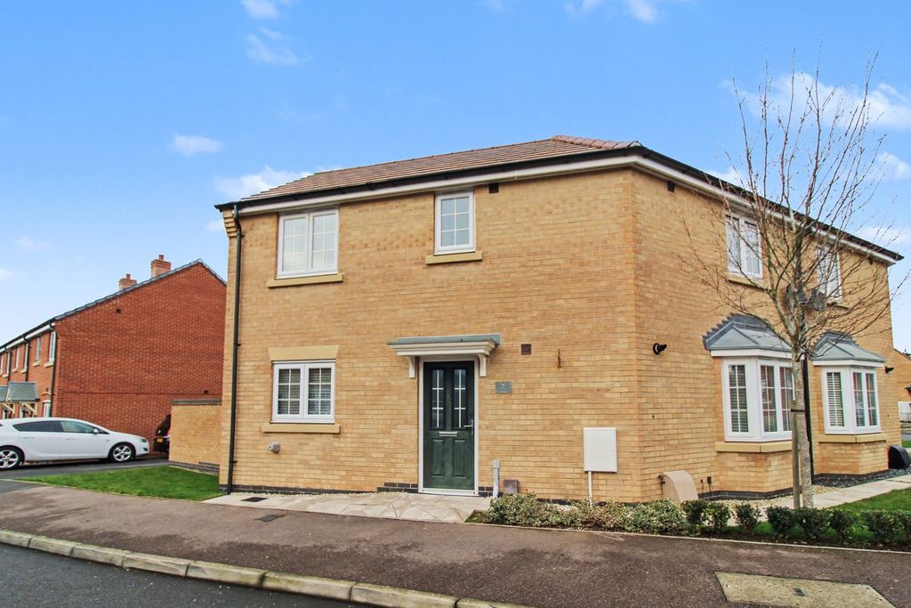 3 bed semi-detached house for saleTarry Close, Blaby, Leicester LE8