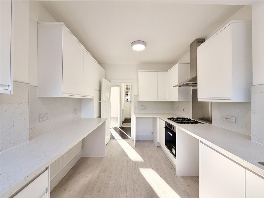 Additional image 10 of 5 bed semi-detached house for saleClarke Grove, Birstall, Leicester LE4