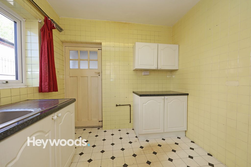 Additional image 10 of 3 bed semi-detached house for saleChester Crescent, Westlands, Newcastle Under Lyme ST5