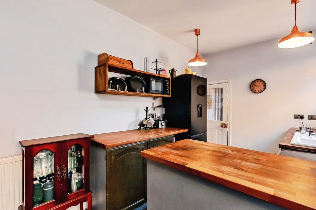 Additional image 7 of 4 bed town house for saleBeaconsfield Road, Leicester, Leicestershire LE3