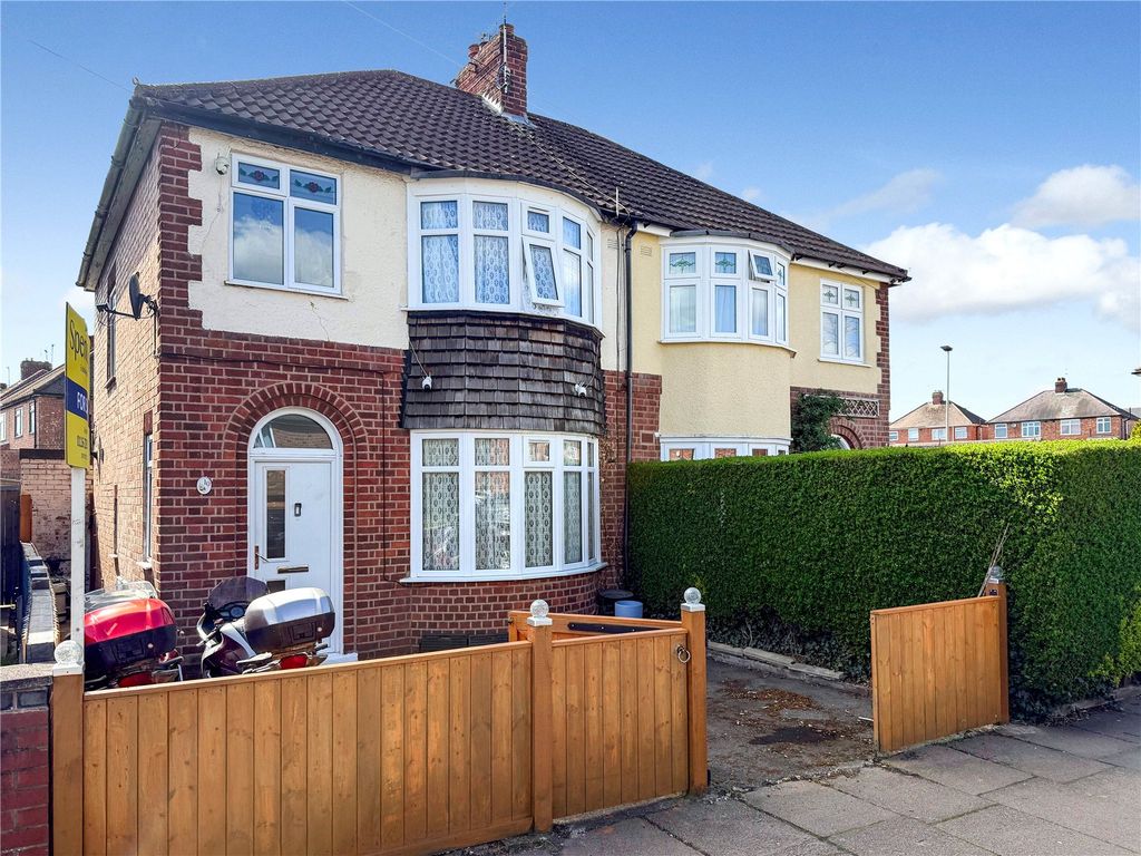 3 bed semi-detached house for saleBurnaston Road, Leicester, Leicestershire LE2