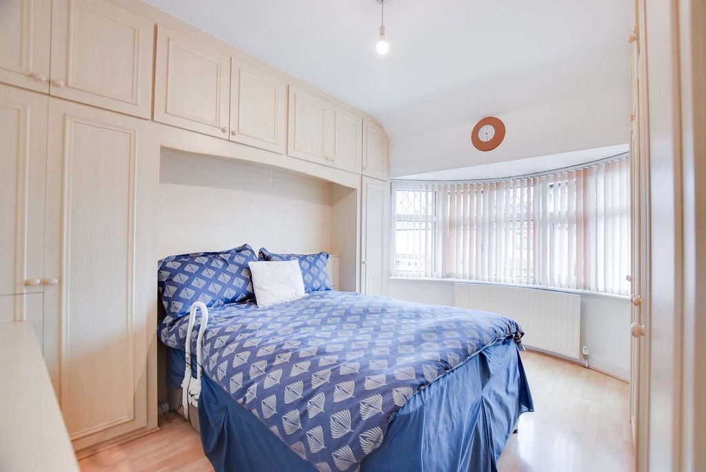 Additional image 13 of 3 bed semi-detached house for saleGainsborough Road, Knighton, Leicester LE2