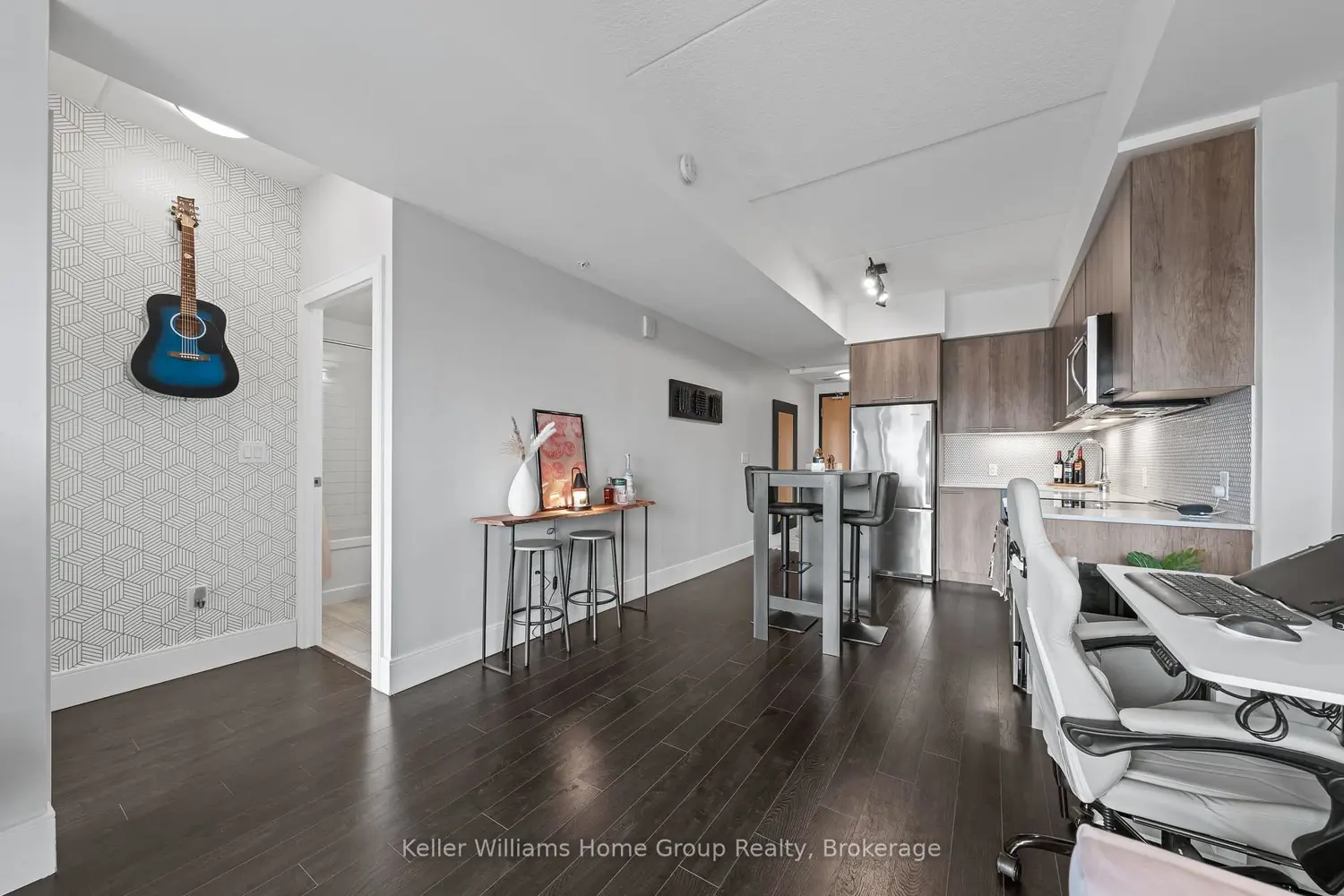 Additional image 13 of 15 Prince Albert Boulevard 503