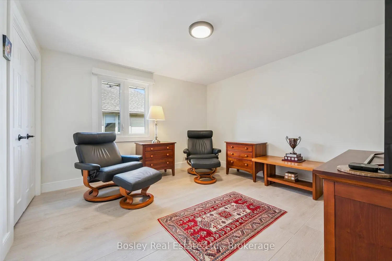 Additional image 7 of 941 Gordon Street 64