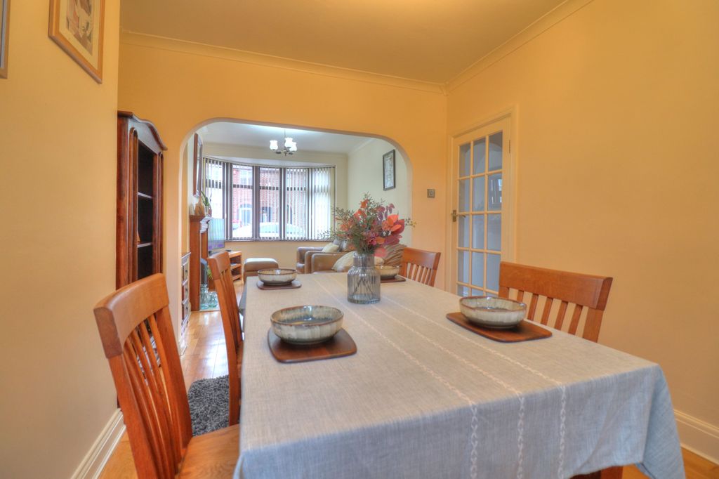 Additional image 4 of 3 bed town house for saleHuntingdon Road, Leicester LE4