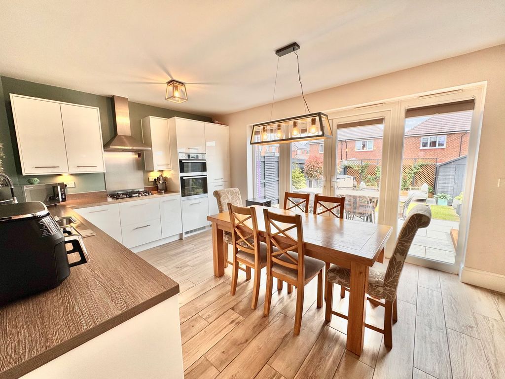 Additional image 6 of 3 bed semi-detached house for saleRoman Avenue, Nuneaton CV11