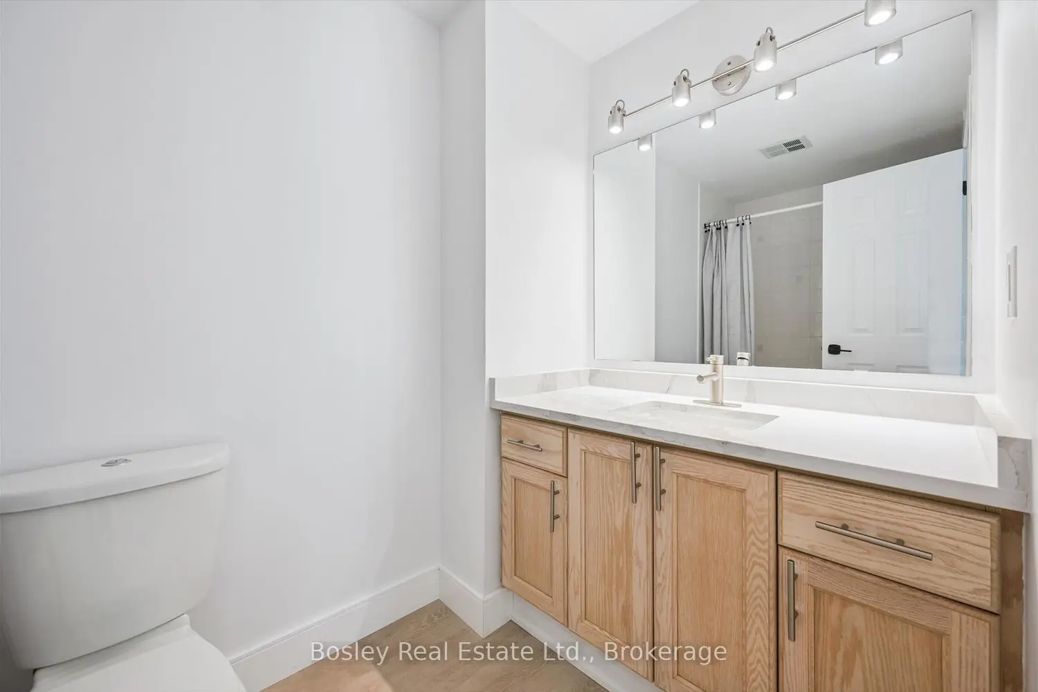 Additional image 8 of 941 Gordon Street 64