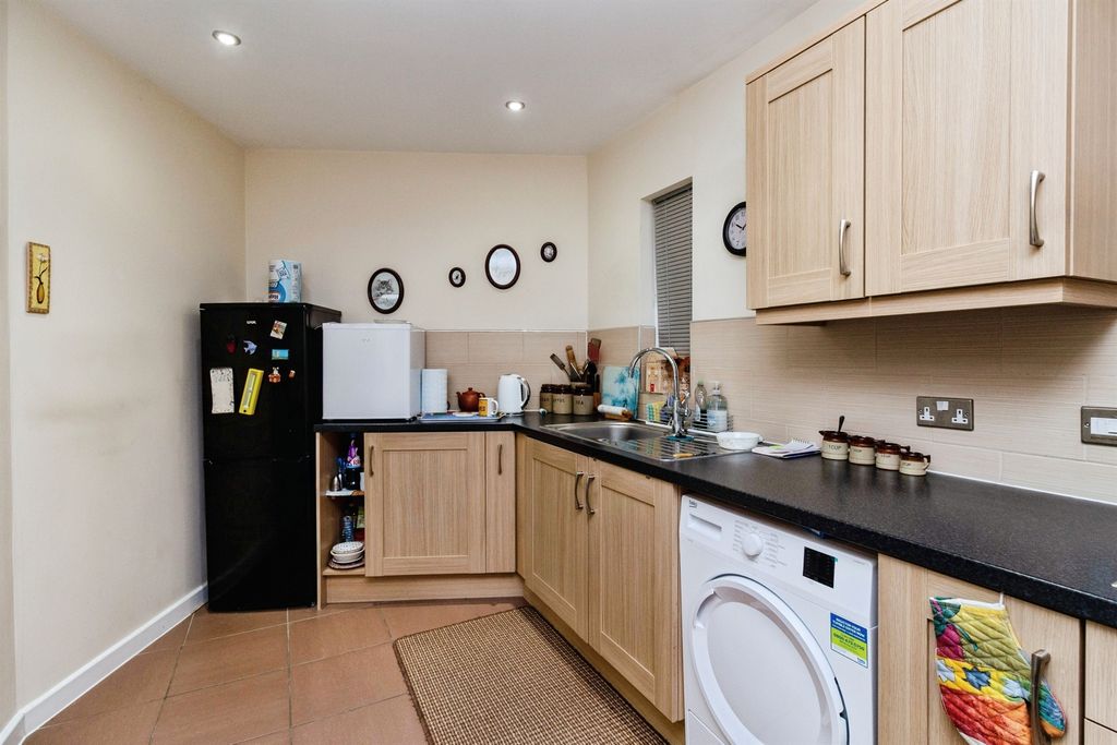 Additional image 5 of 2 bed flat for saleTildesley Close, Penkridge, Stafford ST19