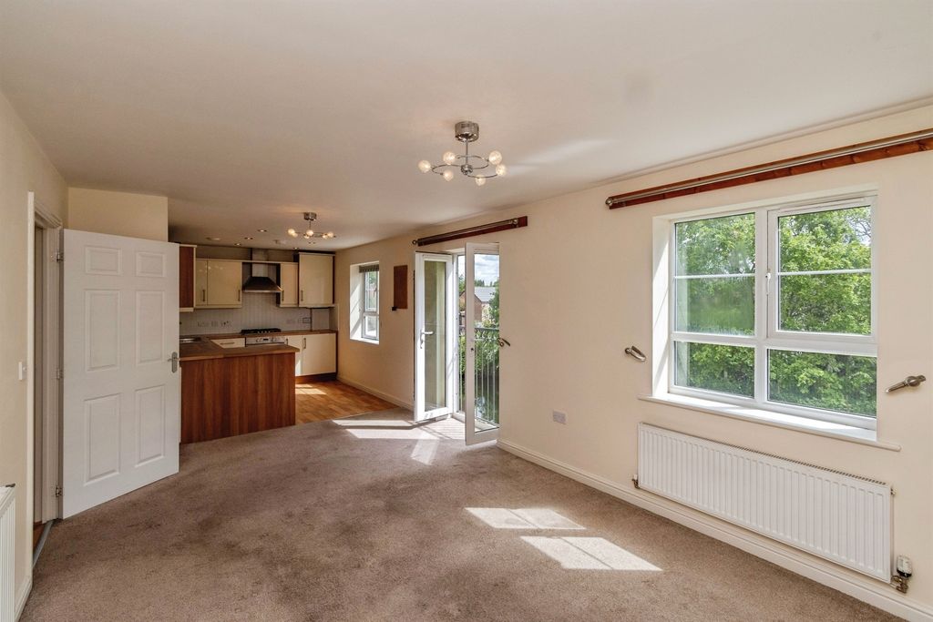 2 bed flat for saleBinary Mews, Walsall WS9 photo 3