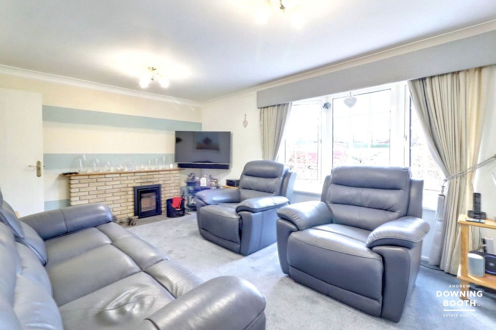 Additional image 2 of 3 bed link detached house for saleCanterbury Close, Lichfield WS13