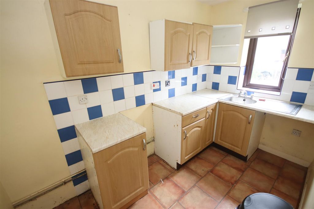 Additional image 2 of 2 bed flat for saleHill Rise, Chippenham SN15