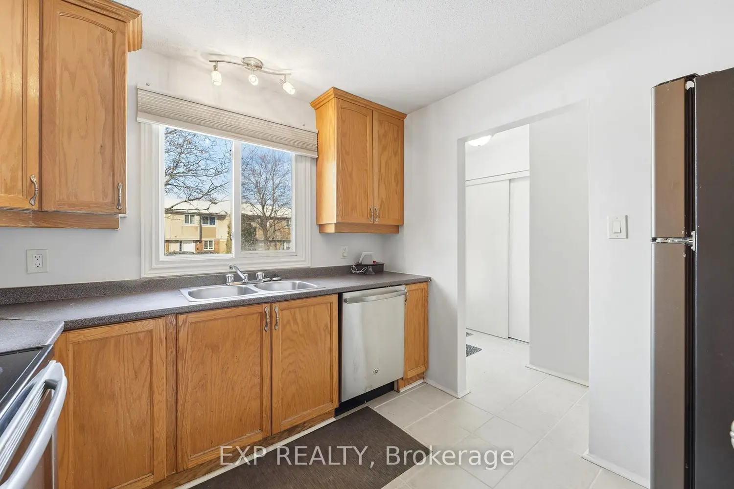 36 Barrow Crescent 78 photo 5