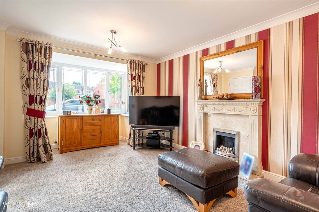Additional image 3 of 4 bed detached house for saleLakeland Drive, Wilnecote, Tamworth, Staffordshire B77