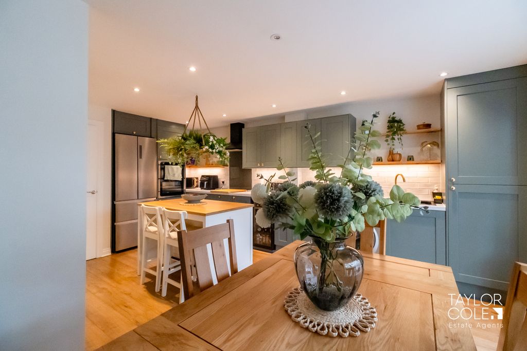 Additional image 7 of 3 bed semi-detached house for saleBarlow Avenue, Tamworth B77