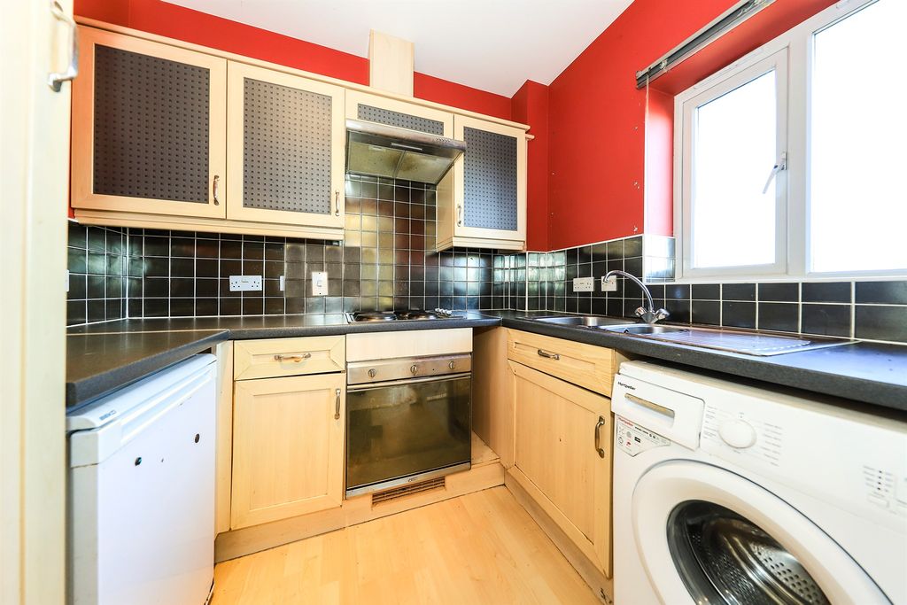 Additional image 2 of 2 bed flat for saleGrayling Walk, Wednesfield, Wolverhampton WV10