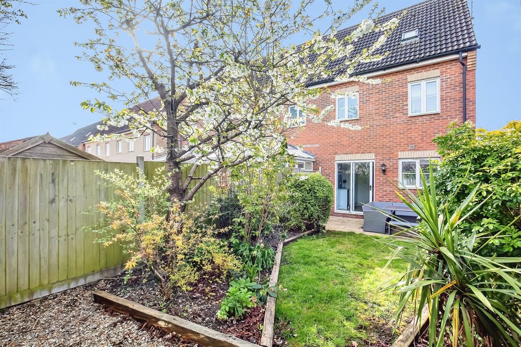 Additional image 19 of 3 bed property for saleElgar Way, Stamford PE9