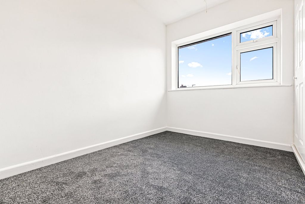 Additional image 32 of 3 bed semi-detached house for salePembroke Avenue, Wigston, Leicestershire LE18