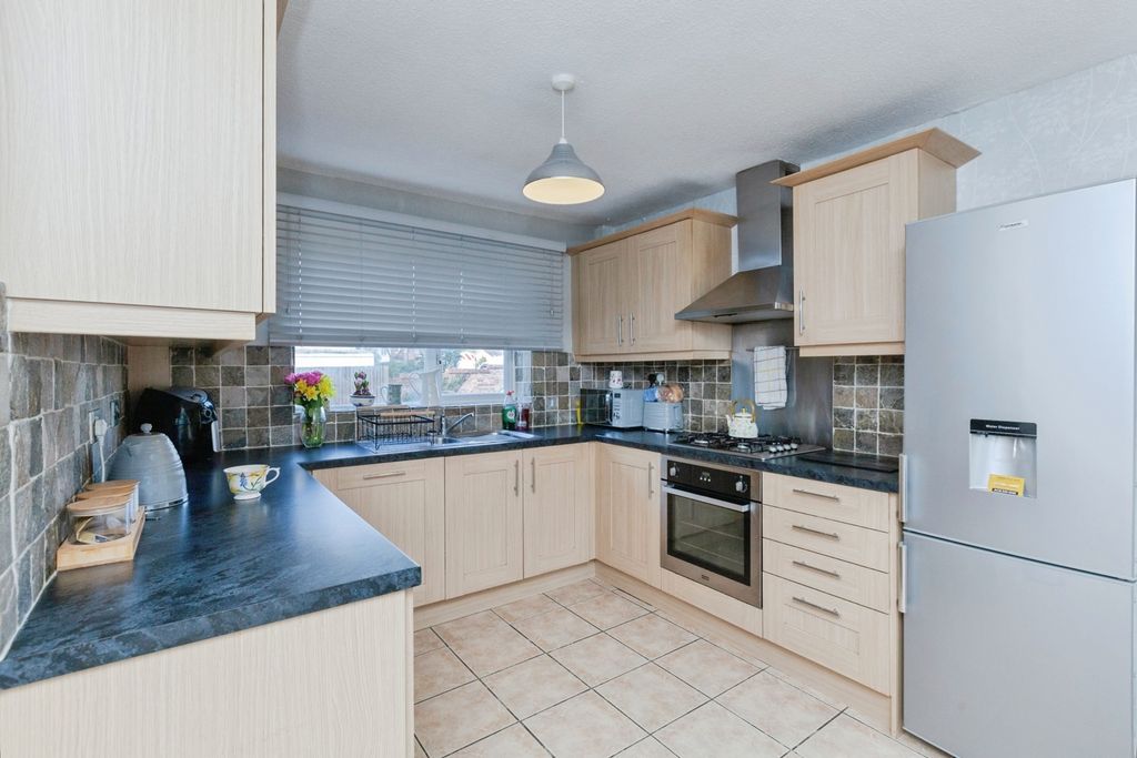 Additional image 8 of 5 bed semi-detached house for salePitchens Close, Leicester, Leicestershire LE4