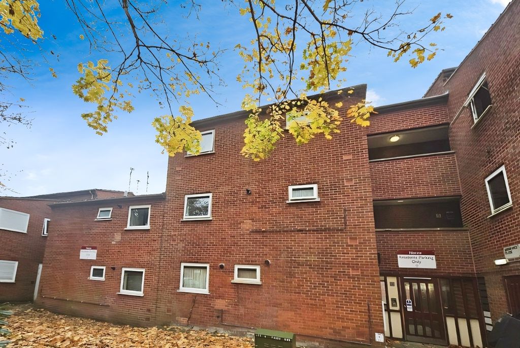 1 bed flat for saleAndrewes Close, Leicester LE3