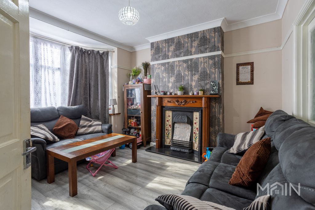 Additional image 3 of 3 bed semi-detached house for salePetworth Drive, Leicester, Leicestershire LE3