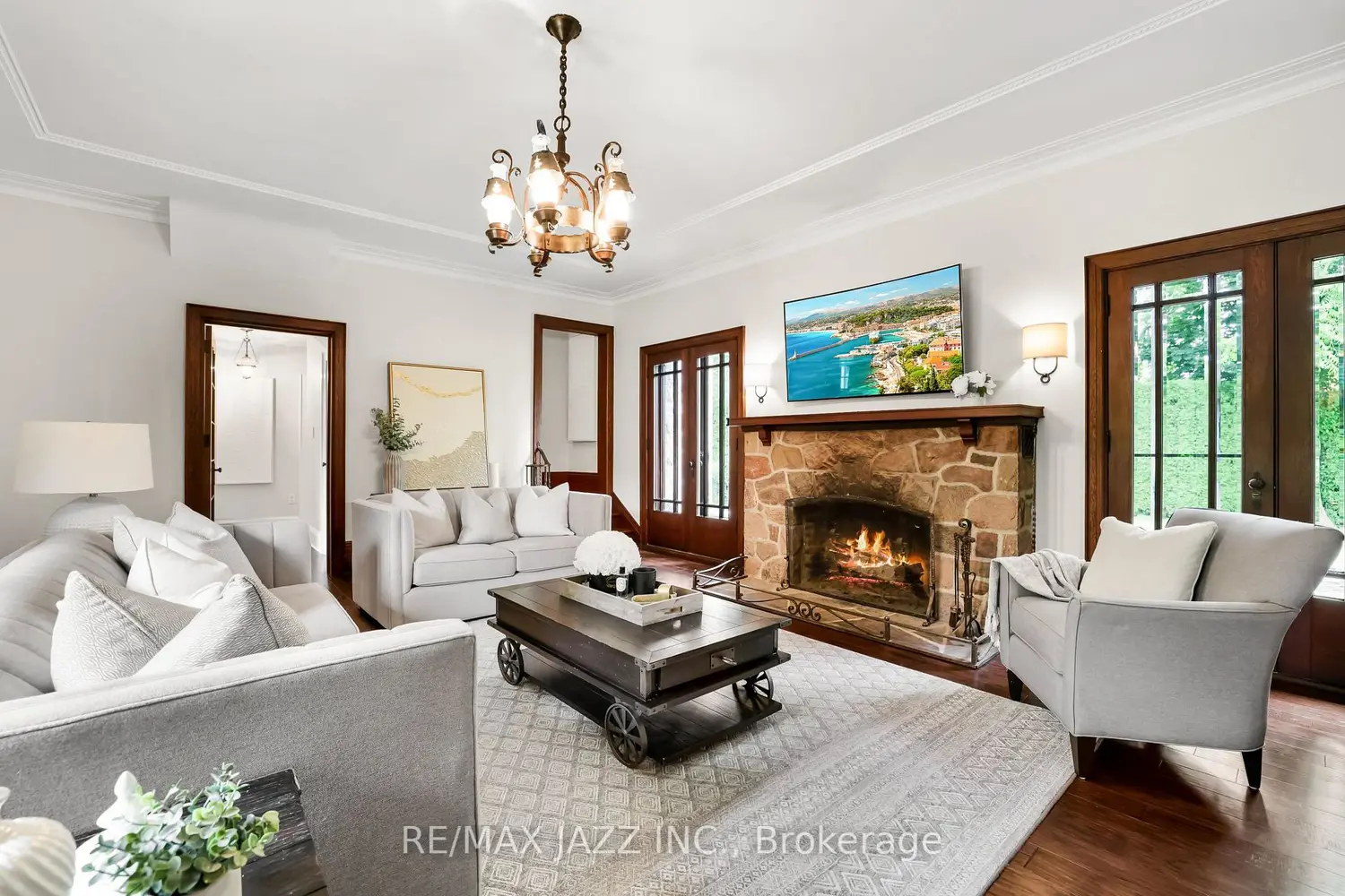 Additional image 7 of 690 Bessborough Drive