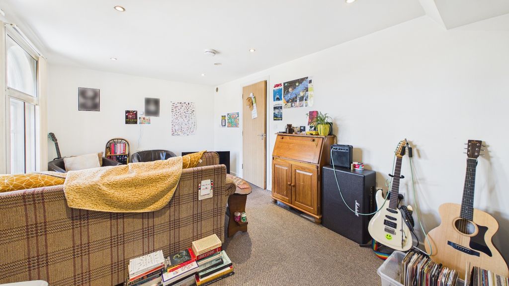 Additional image 3 of 1 bed semi-detached house for saleSt. James Court, Grants Yard, Burton-On-Trent, Staffordshire DE14