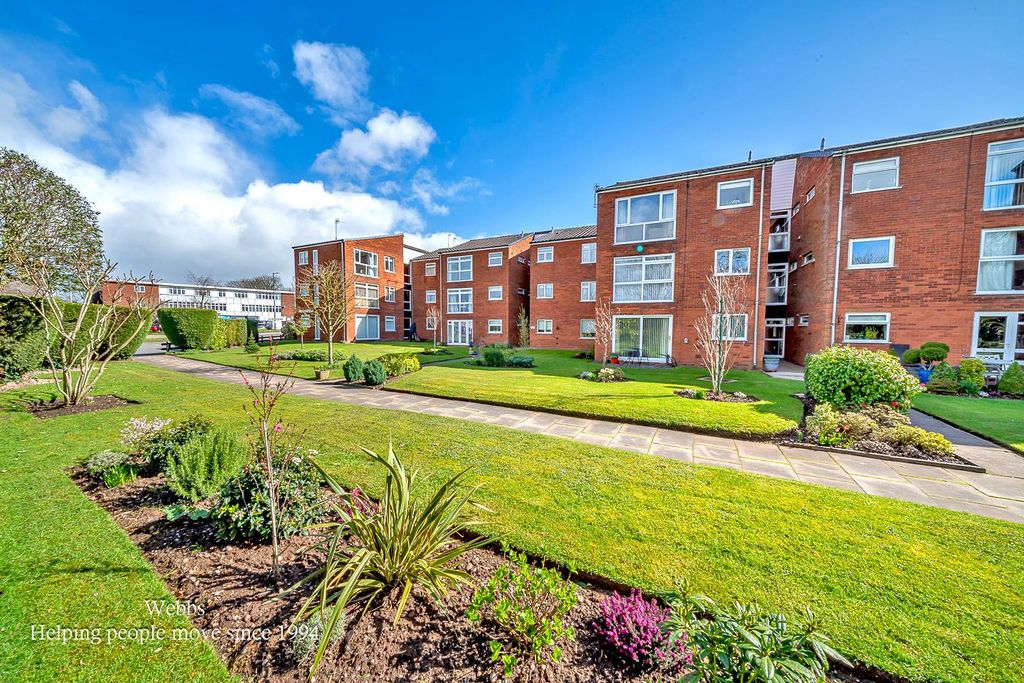 2 bed flat for salePortland Road, Walsall WS9