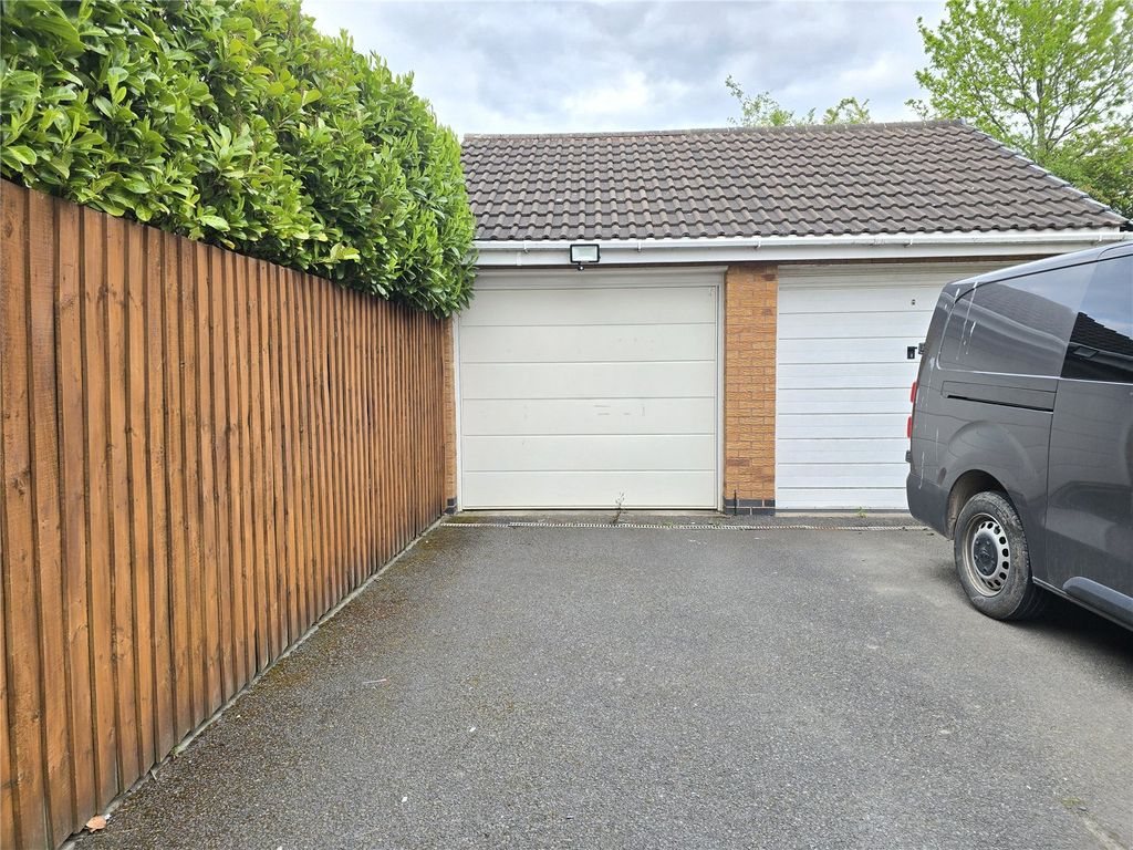 Additional image 7 of 3 bed semi-detached house for saleGlendale Court, Wilnecote, Tamworth, Staffordshire B77
