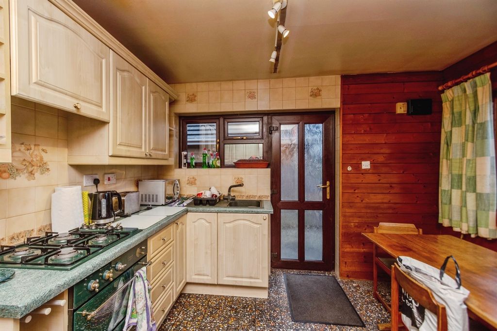 Additional image 5 of 2 bed detached bungalow for saleDorchester Road, Cannock WS11