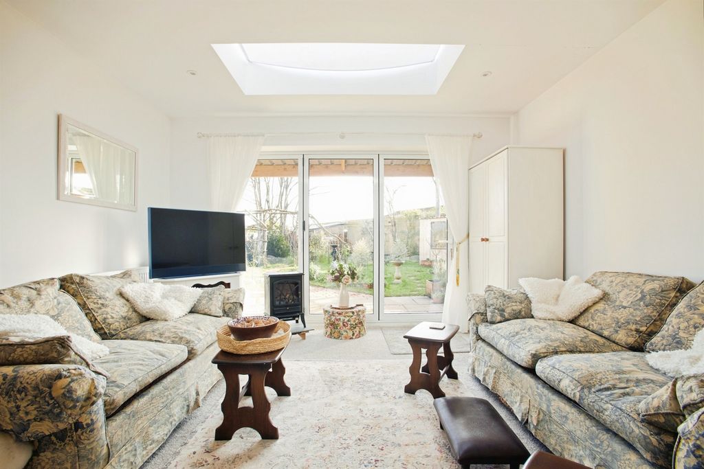 Additional image 14 of 3 bed bungalow for salePorton Road, Amesbury, Salisbury SP4