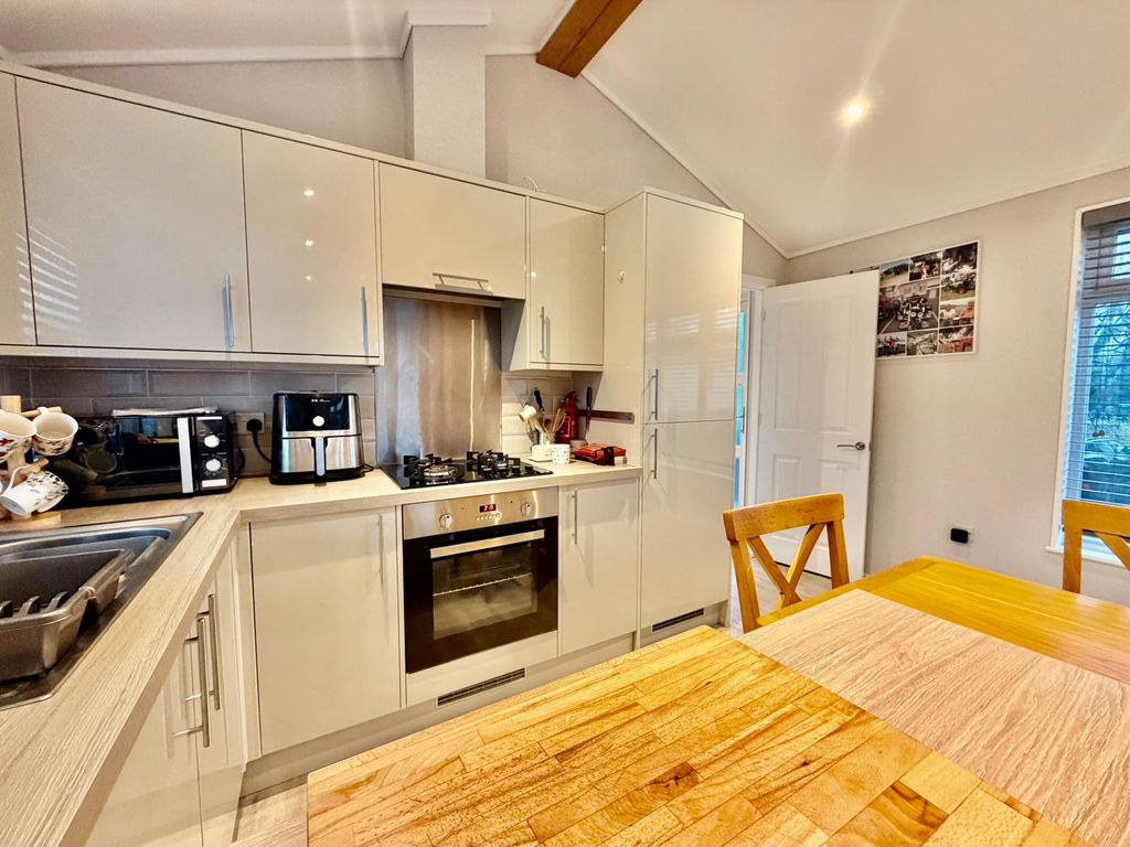 Additional image 2 of 2 bed mobile/park home for saleNew Road, Featherstone, Wolverhampton WV10