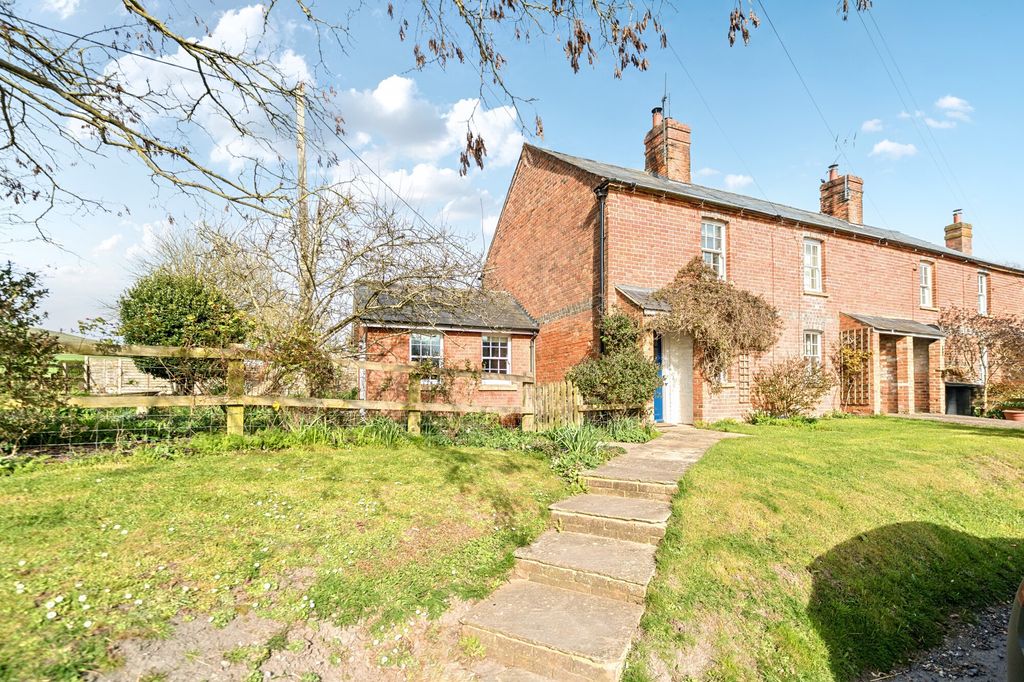 2 bed end terrace house for saleAlton Priors, Marlborough SN8
