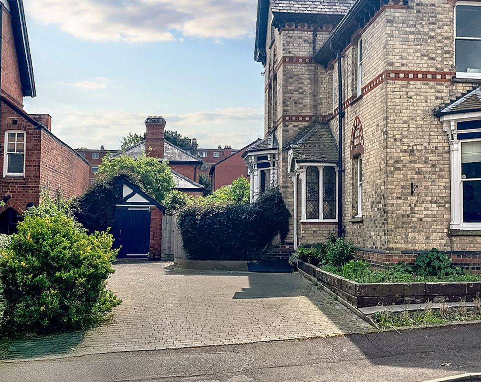 Additional image 38 of 5 bed semi-detached house for saleAlexandra Road, Leicester LE2