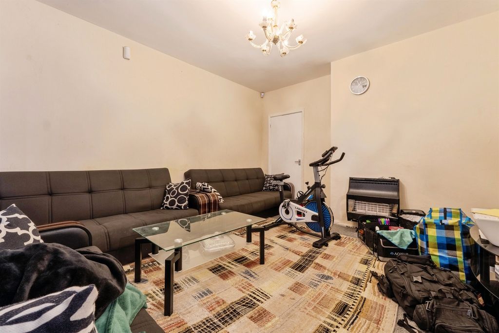 Additional image 27 of 3 bed semi-detached house for saleNew Parks Boulevard, Leicester LE3