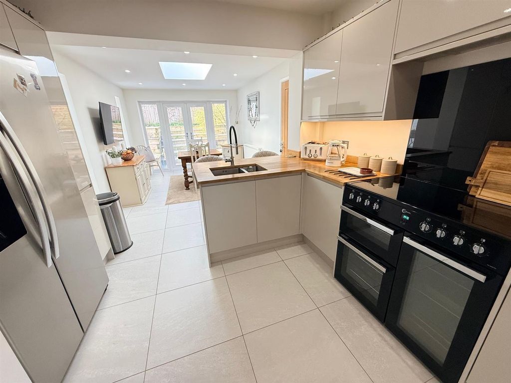 Additional image 6 of 3 bed detached bungalow for saleLaburnum Close, Kinver, Stourbridge DY7