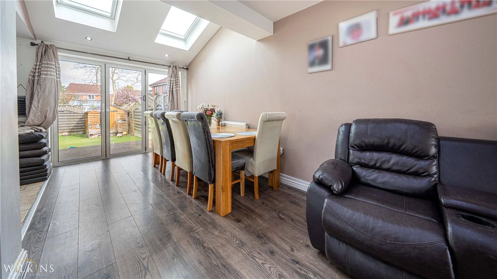 Additional image 6 of 4 bed semi-detached house for saleSuffolk Way, Tamworth, Staffordshire B78