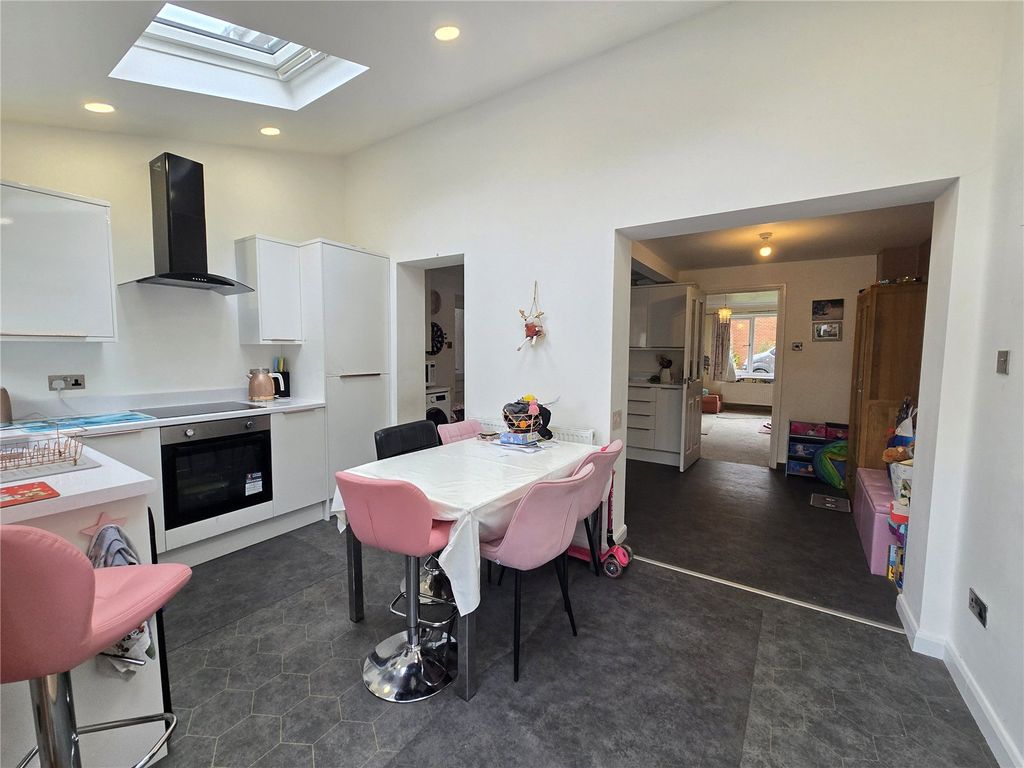 Additional image 6 of 3 bed semi-detached house for saleGlendale Court, Wilnecote, Tamworth, Staffordshire B77