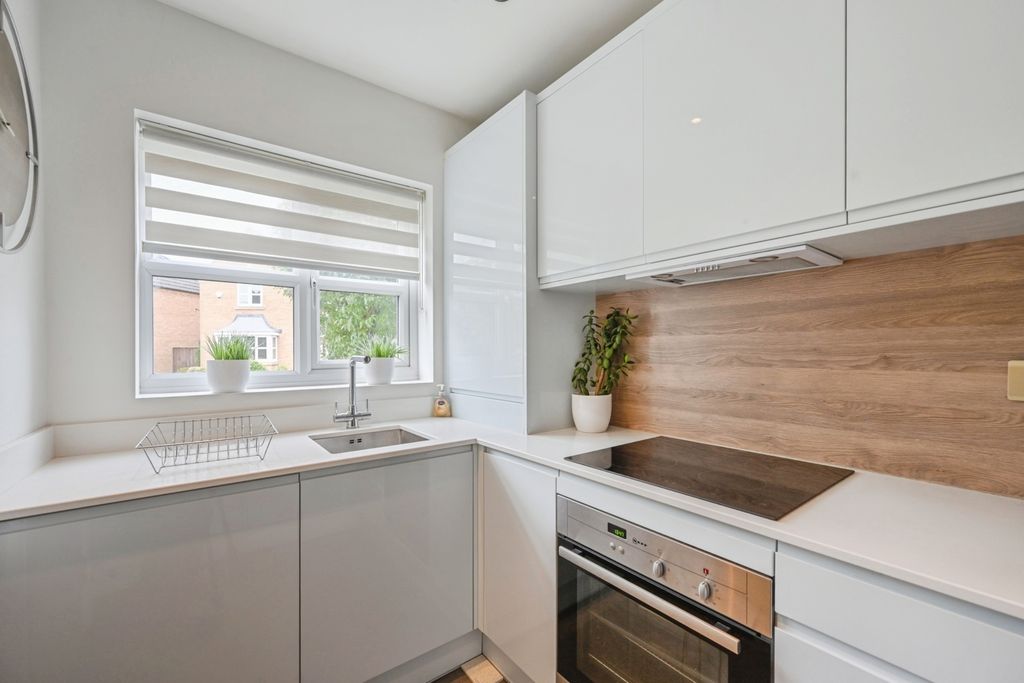 Additional image 4 of 3 bed town house for saleLowes Drive, Tamworth, Staffordshire B77