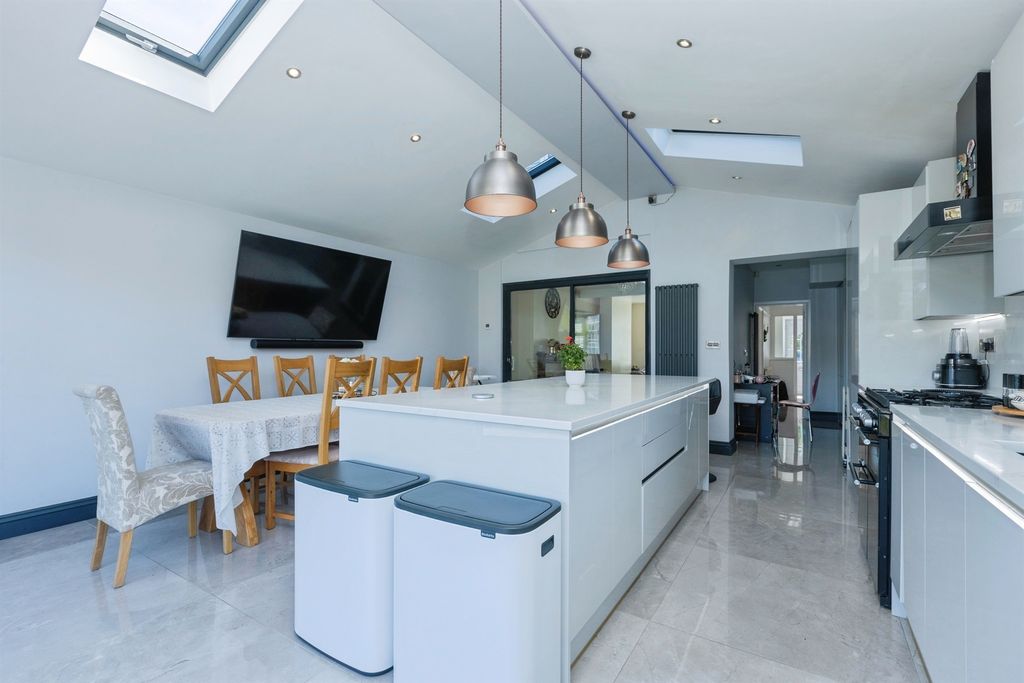 Additional image 11 of 4 bed semi-detached house for saleScraptoft Lane, Leicester LE5